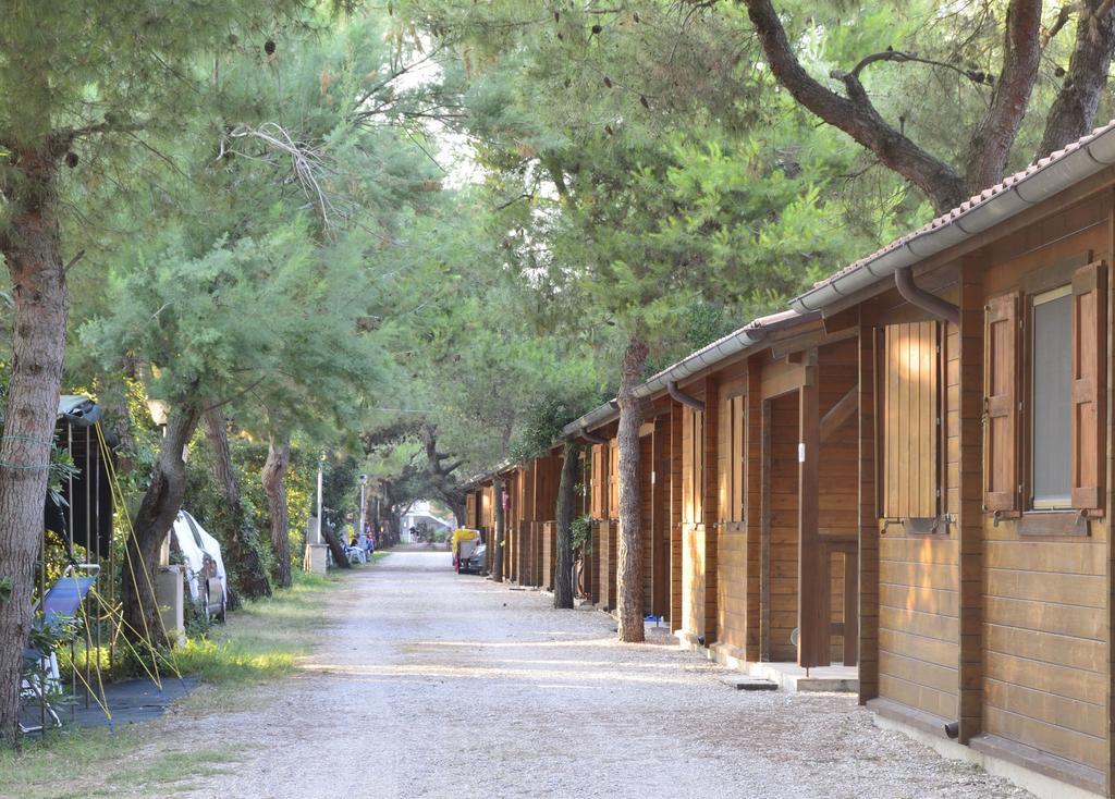 Camping La Pineta Porto Recanati Exterior photo