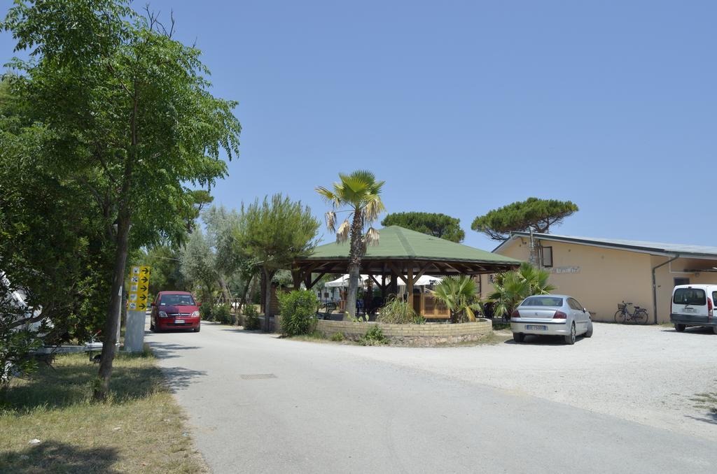 Camping La Pineta Porto Recanati Exterior photo